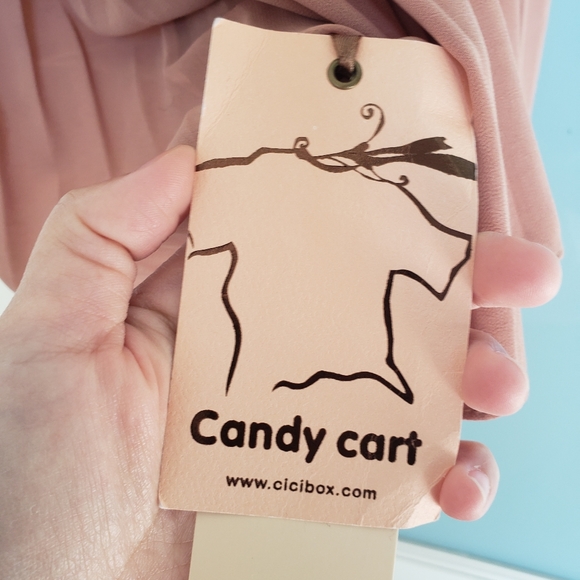 Brand new dress - Picture 4 of 5